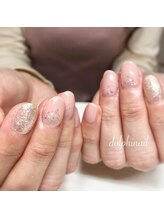ドルフィネイル/上品ネイル