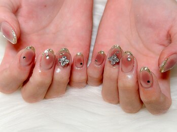 ルアナ(Luana.)/チークネイル×ガラスフレンチ