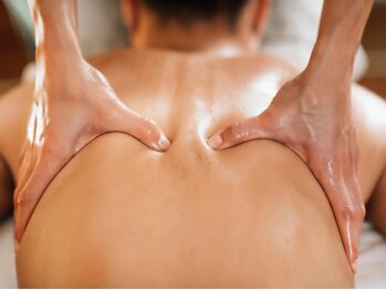 アールフォレスト(R-Forest)の写真/落ち着いた和モダン空間でうける本格施術～もみほぐし40分3000円/アロマリンパ90分9500円