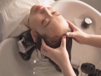 シャルティエ 岐阜店(CHARTIER)の写真/極上のヘッドスパで頭の疲れを解消し、お顔のむくみもスッキリ！頭の先から全身までの癒しのひと時を♪