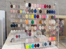 ネイルズバイエム(nails by m)の雰囲気（カラー全200色以上ご用意しております）