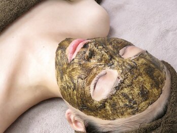 アンドボーテ(&BEAUTE)の写真/【東京メトロ”表参道駅”徒歩5分】こだわりの高品質ハーブピーリング(3種)で、透明感溢れる水光艶美肌へ♪