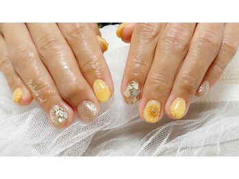 シエル(ciel)/ひまわりネイル