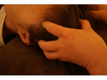 小顔・ドライヘッドスパ専門店 隠れ家cuco【クコ】/ヘッドスパ/マッサージの様子