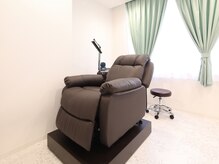 ◆店内はゆったりリラックス空間◆ふかふかのリクライニングチェアも完備で快適にお過ごしいただけます♪