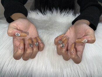 ナチュラルカラーにデコモリモリ