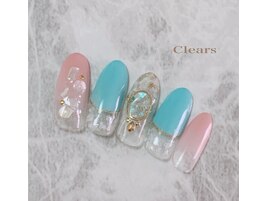 丸フレンチとシェルの輝くネイル