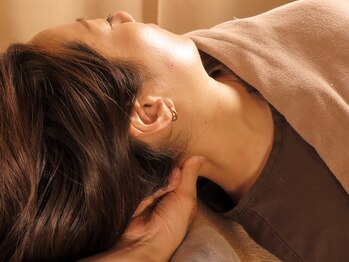 オリンピア鍼灸整骨院/首のマッサージ