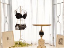 リール 新宿店(RIRE)/ホワイト基調バストサロン店内♪