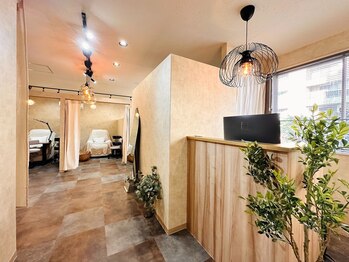 クレセント 大橋店(Crescent)/ナチュラルテイストな店内