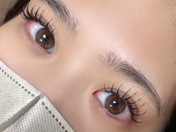 プラスアイ(プラスeye)の写真/カールの持ちの長さに定評！大人気《韓国風まつ毛パーマ¥4200・眉毛WAX¥3900》眉脱毛と合わせて持続力UP♪