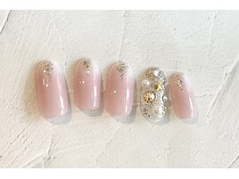 宝石ネイル