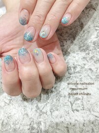 ラメグラデーションネイル