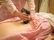 人気メニューの一つビワ温灸です！