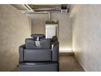 オーパーツ(OOPARTS)/癒しの個室空間/下北沢/小顔