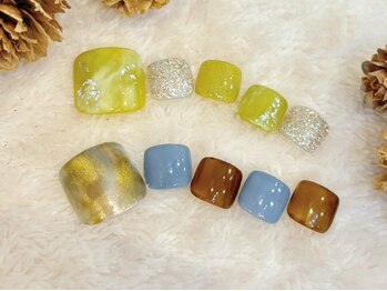 ネイル アンド アイラッシュ虹の写真/ハンドネイルができない方にもオススメ◎繊細なアートで気分&印象もUP!足先にも流行を取り入れましょう♪