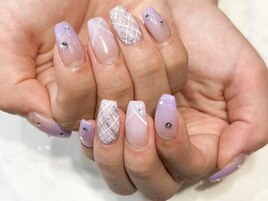 ガーリーチェックネイル
