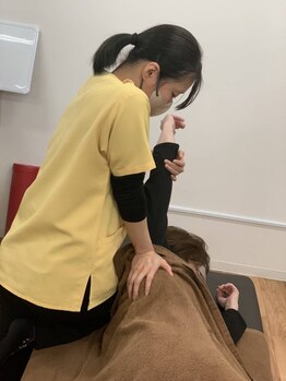 チョイス 薩摩川内店(CHOICE)の写真/肩や首、背中のつらさは肩甲骨から！？ゆがみケアの肩甲骨矯正＆肩ほぐしＥＭＳがセットで¥2,980♪