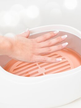 ファレノホワイトの写真/乾燥・年齢による手元の悩みに◆話題のハンドケアエステ導入/手荒れ・こじわ・関節の黒ずみ・血管浮きに