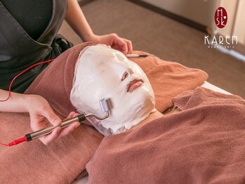 カレン 南青山店の写真/毛穴のひらき・くすみ・赤みなど気になる方に◎イオン導入で美容成分を中まで浸透させ透明感溢れるお肌へ！