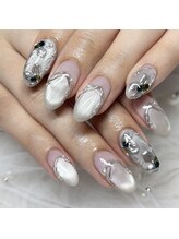 ソラール(SOLAR)/シルバーお花ネイル♪