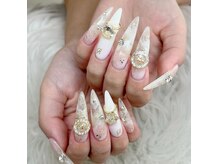 2席のゆったりした店内となってます！テレビ完備です！