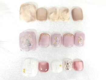 モンテリ(MONTERI)の写真/素足の季節に向けて足元のオシャ♪お仕事柄ハンドができない方にも◎今だけ!親指ビジュー&ワンカラー￥6050