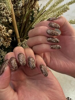 プルメリアドット(Plumeria.)/トレンドブラウンネイル