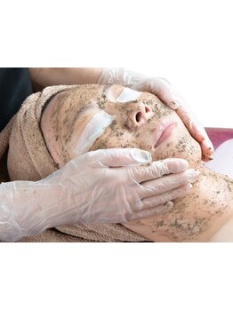 ホウレイ線・たるみ改善！予防ケア