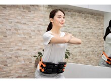 よのひ整体院 川口店/骨盤を整える器具でトレーニング