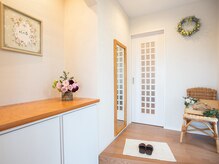 ほの香/玄関を通るとすぐに施術ルームへ