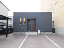 スムース ホワイトニング(SMOOOTH WAX)の雰囲気（店舗前に駐車場あります。雨の日も傘はいりません。）
