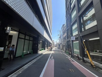 コアラの眠り 京都河原町店/富小路通りを直進