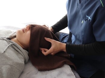 エムアンド(M&)の写真/【美容フェイシャルパック付き♪】癒しのヘッドスパで心も顔もスッキリ!小顔＆ぱっちり目元も叶う贅沢ケア!