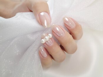 Nail salon Larine 表参道店【ネイルサロン ラリーネ】の写真/表参道×ブライダルネイル◆挙式/前撮り/フォト婚に。ドレスに合わせた上品ネイルで人生で最も美しい手元へ