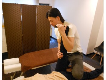 ツルミ(Tsurumi)の写真/【男性も多数ご来院されております】お身体を変化させる筋トレに精通◎お身体の変化を実感して下さい