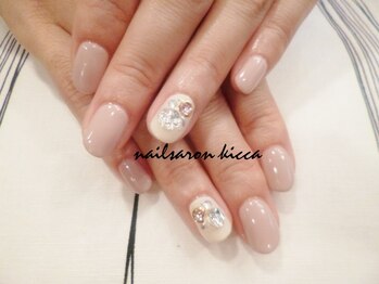 キッカ(kicca)/大きめストーン　オフィスネイル