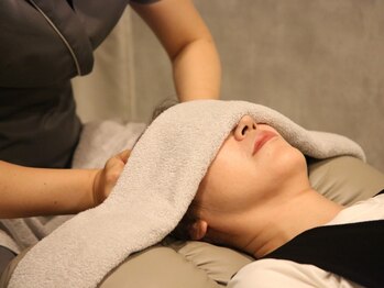 フー 橘通店(FUU)の写真/【骨膜ヘッドスパ】デスクワークやスマホ操作などで酷使した目元の疲れに。自分だけの時間を満喫…♪