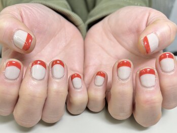 ＜フレンチネイル＞