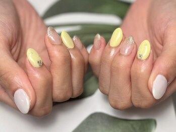 レモンイエローネイル/夏ネイル