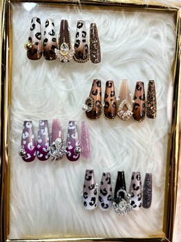 マグネット×ヒョウ柄ネイル