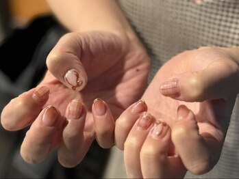 テオ(Theo)の写真/【金山駅から徒歩8分】フィルイン専門の上品ネイルサロン。オフィスにも映える"うるツヤ”デザインをご提案