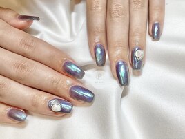 ワンポイントビジューネイル