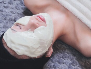 エラ(ella)の写真/【結果重視のオーダーメイド施術】肌質に合わせた美白ケアをご提案♪紫外線対策や長年の悩みのシミケアに◎