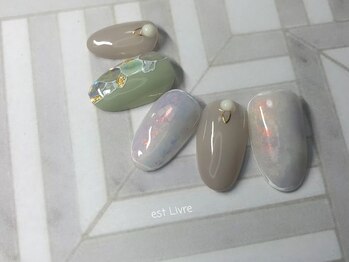 エストリブレ(estLivre)/ニュアンスオパール