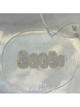 ヒスイ(Hisui)/キラキラホワイトネイル