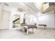ムーヴ 巣鴨店(m.o.v.e)/内観写真(１)施術スペース