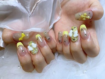《イエロー×パーツ盛りnail》