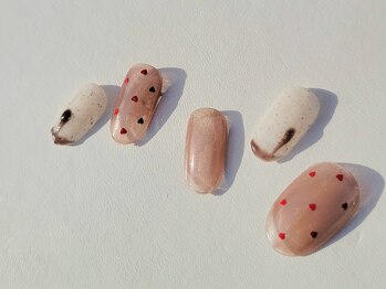 アイ アンド ネイル ロカヒ(Eye & nail LOKAHI)の写真/自爪を削らないジェルを使用！指先を彩るアートがいっぱい♪爪が薄い・モチが悪い等のお悩みも解決します♪