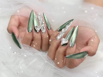 ベルグローアルファネイル(BELLE GROW ALPHA NAIL)/ロングネイルに緑マグネット☆